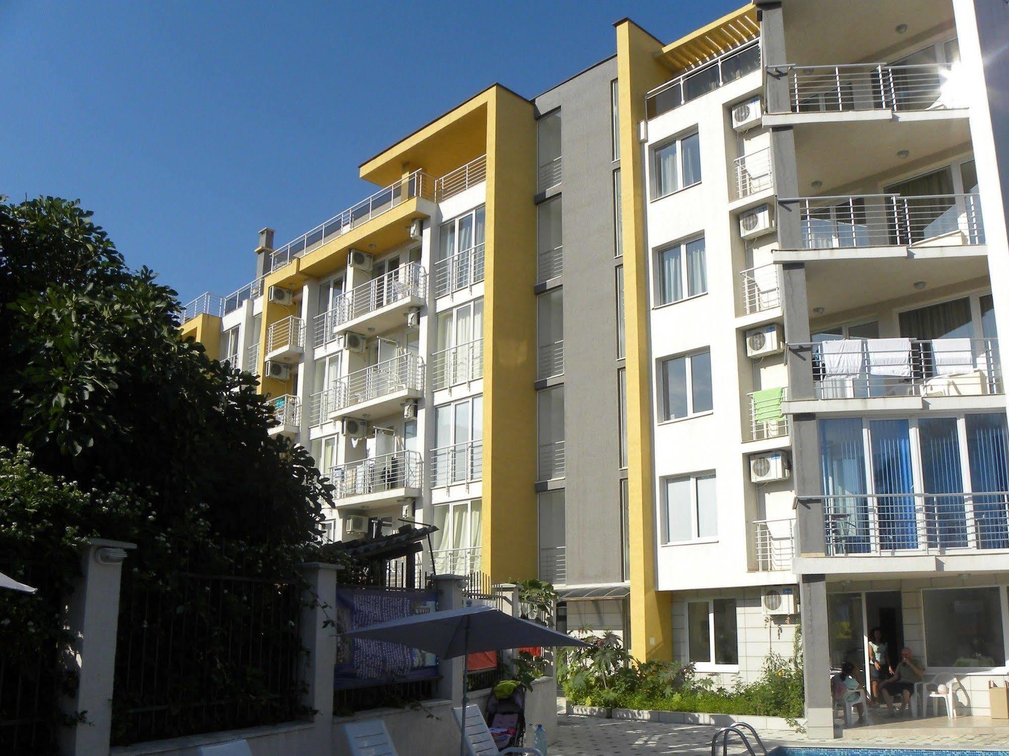 Apartcomplex New Tawn Obzor Extérieur photo